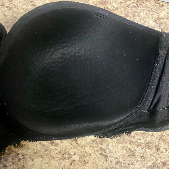 Gently worn black Victoria Secret half bra size 38DD - Picture 3 of 5